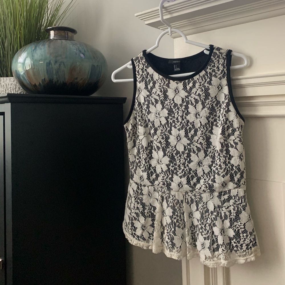 Forever 21 | Floral Lace Top